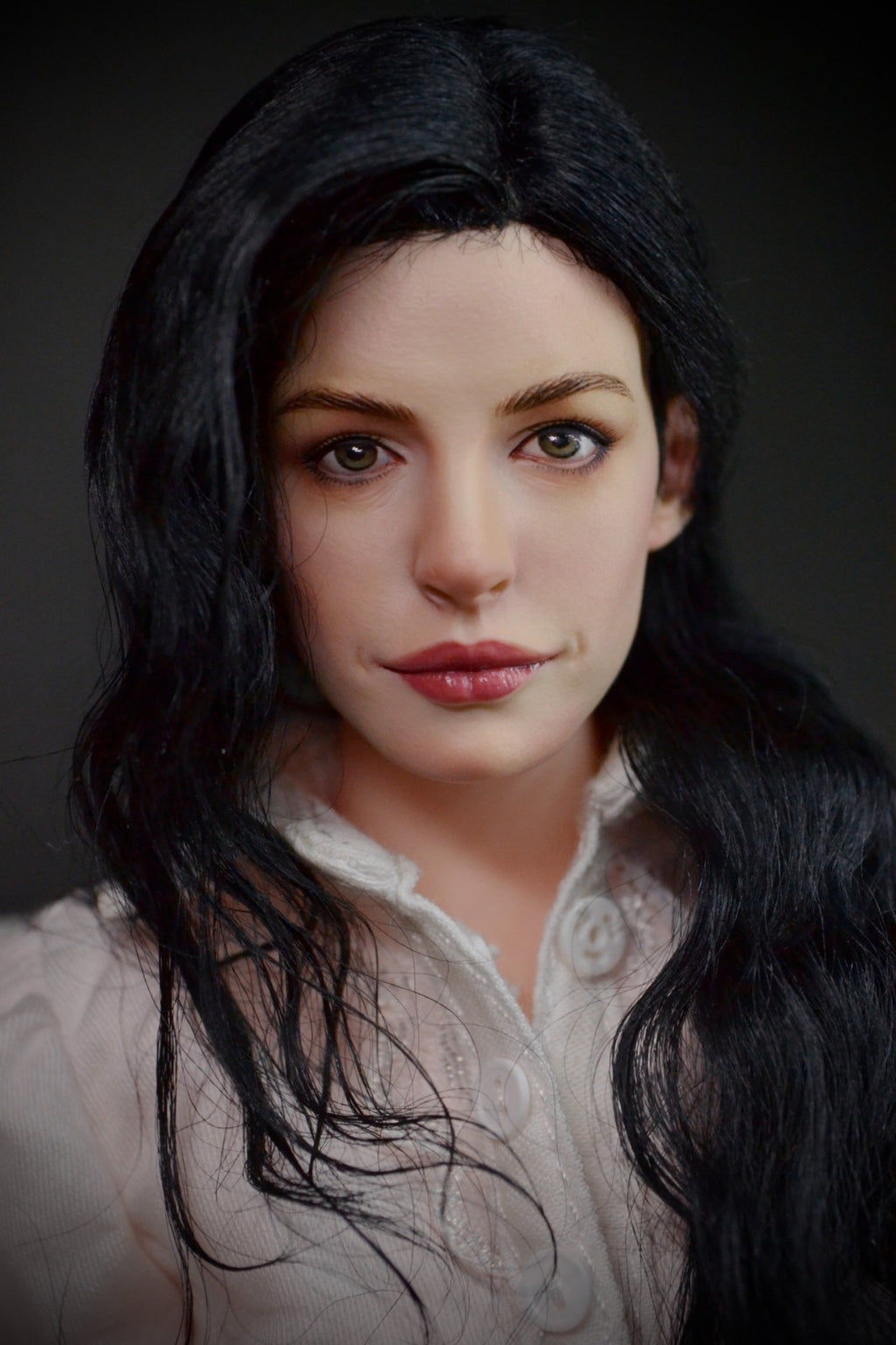 1/6  Anne Hathaway  head for   12 inch figure need 90days