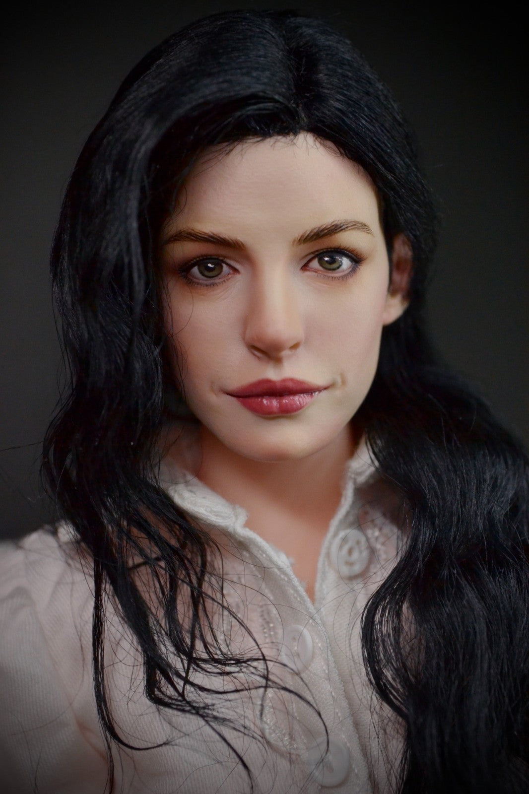 1/6  Anne Hathaway  head for   12 inch figure need 90days
