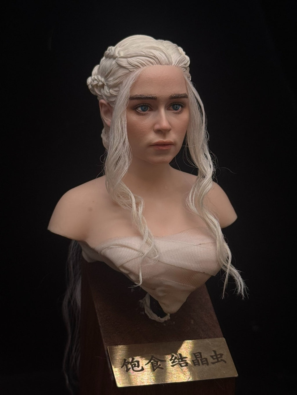 custom 1/6 Emilia Clarke head for 12 inch figure