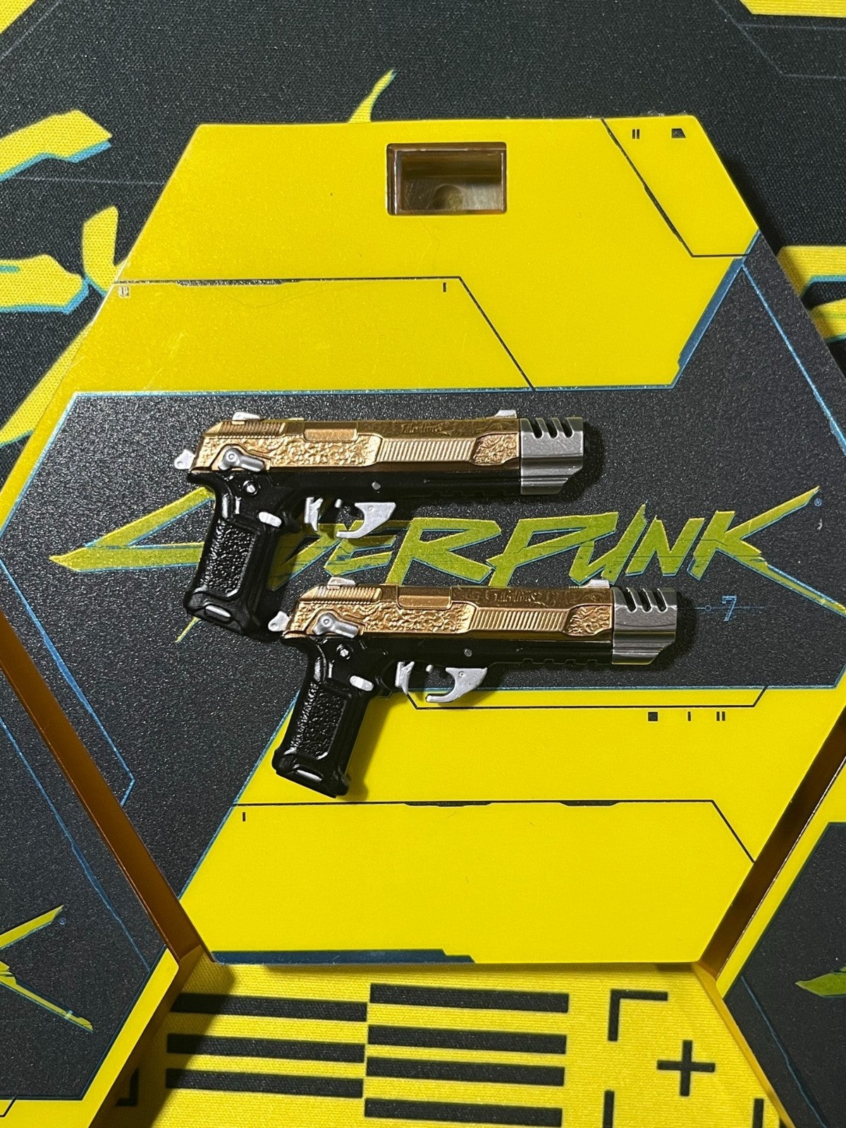 custom 1/6 Cyberpunk 2077 weapon  gun 2 pcs