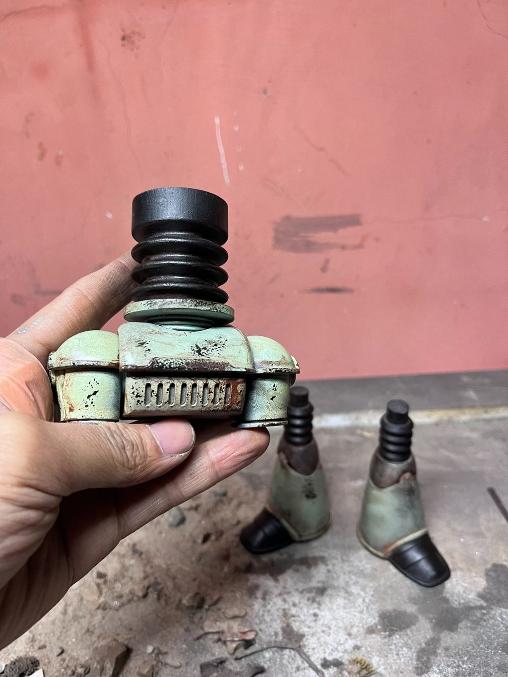 custom   1/6  Cyberpunk wastland  fallout  resin robber and shelter  40cm