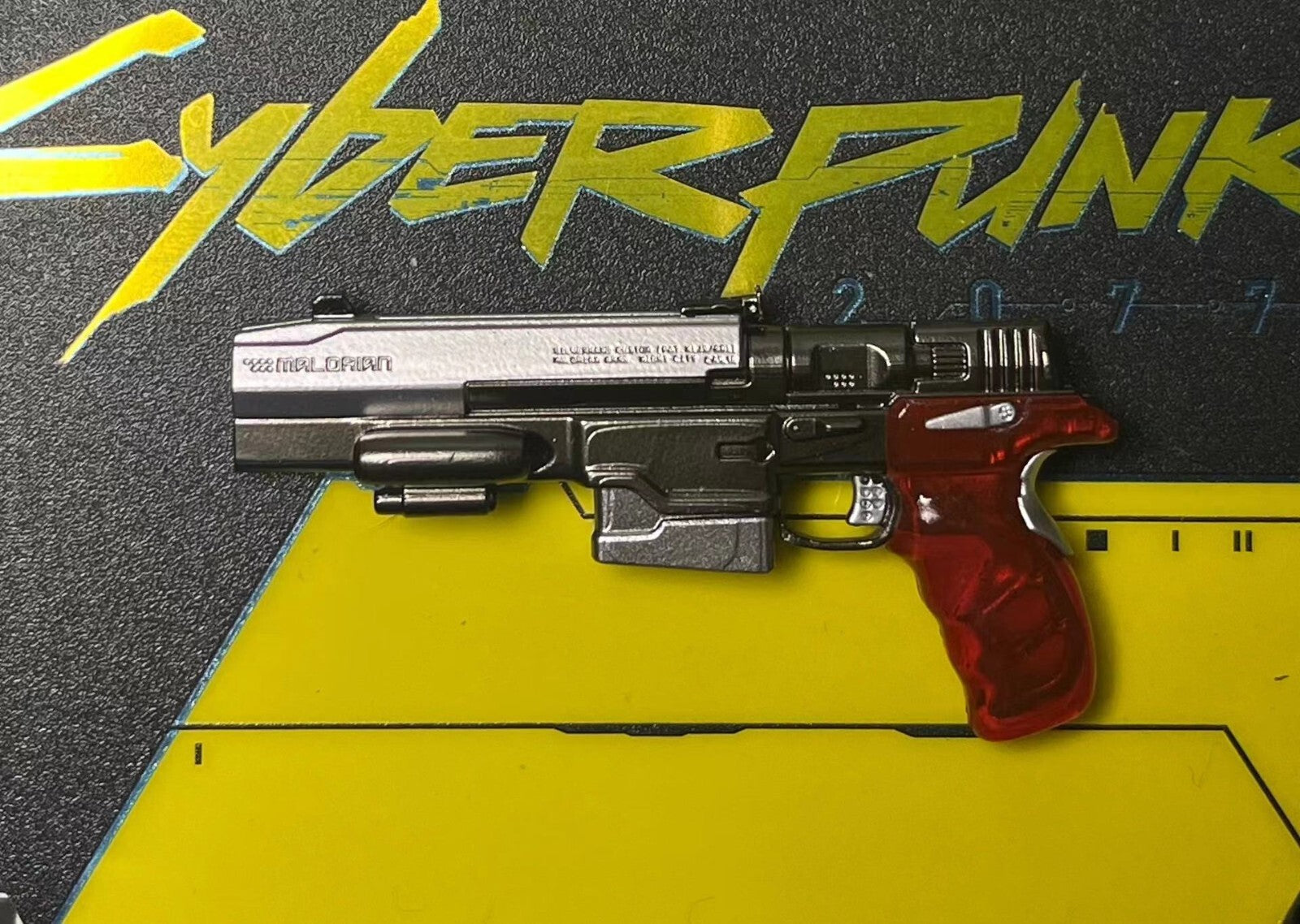 custom 1/6 Cyberpunk 2077 weapon  gun 4-5cm