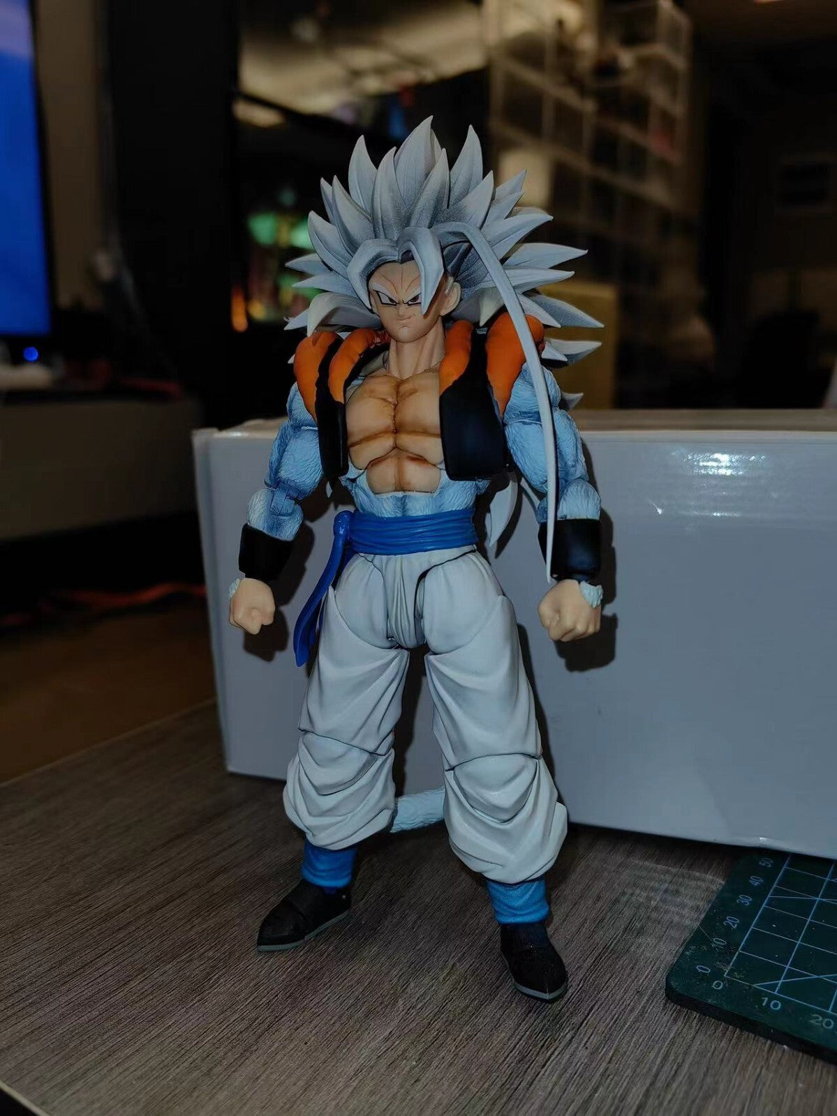 Custom dragonball shf figure ssj5 gogeta
