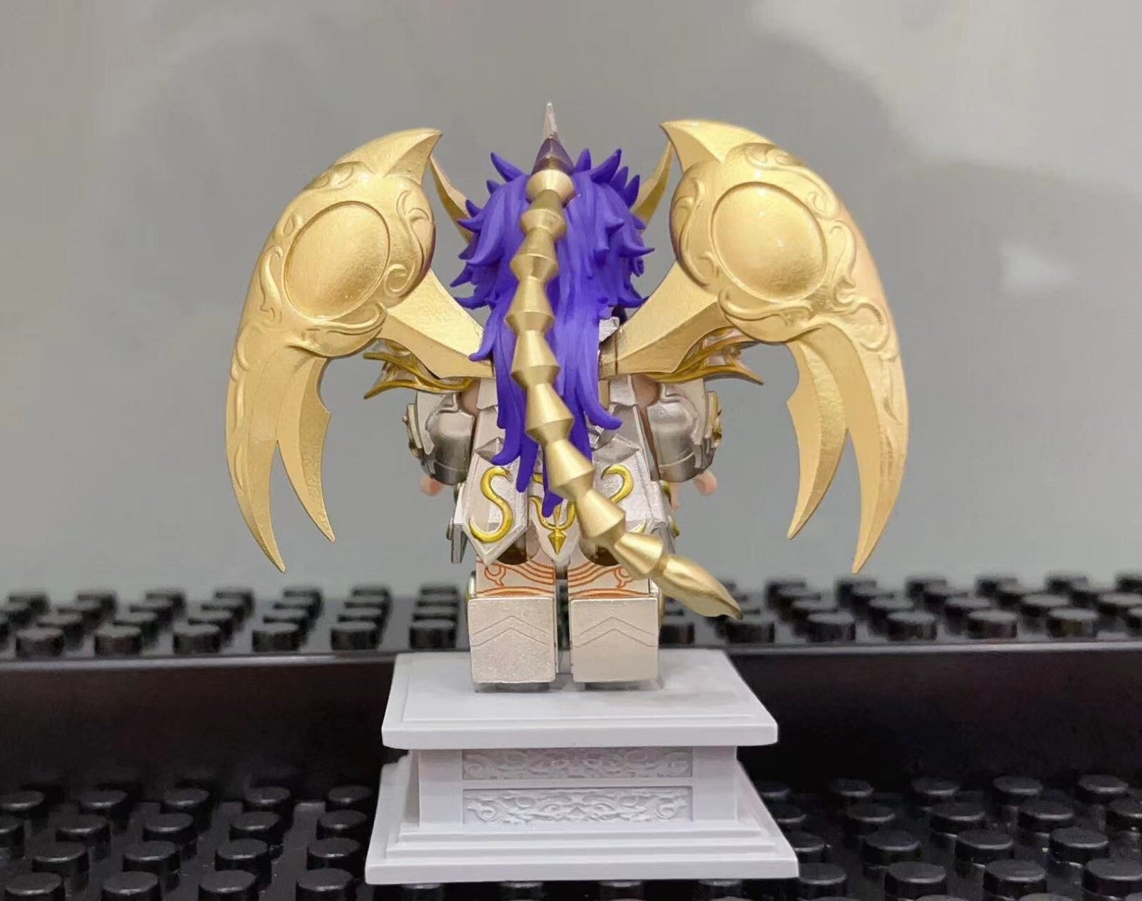 custom 3th party minifig mini brick brick Saint Seiya Milo